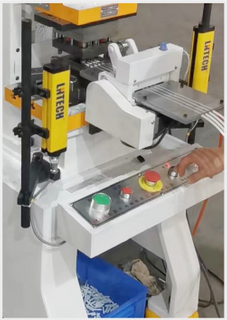  Electronic Cigarette glass fiber pipe Punching And Cutting Machine 